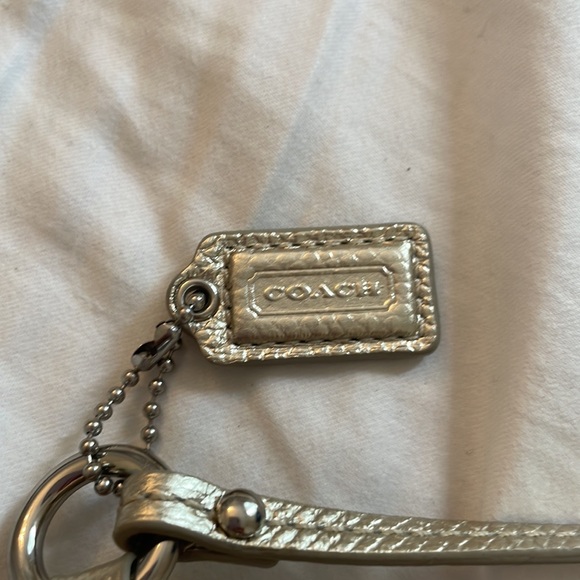 VINTAGE NEVER USED COACH WRISTLET - Picture 7 of 7